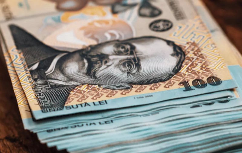 Un bugetar de lux la Cluj câștigă cât președintele Franței, cumulând pensie și salariu la stat