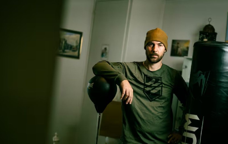 Mercenarul s-a predat poliției după ce a luptat în Ucraina, pe 3.000 $ misiunea, dar vrea să fugă înapoi pe front: „Sunt pregătit să mor pentru Ucraina. Crime de război? Ceva în zona gri”