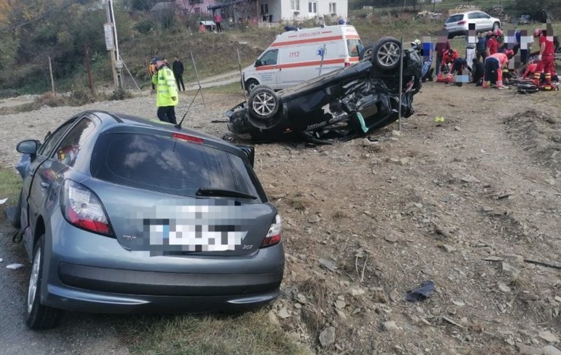 Accident în Neamţ. Şapte persoane au fost rănite, după ce un şofer a ajuns pe contrasens