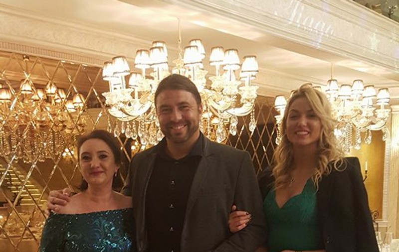 Primele imagini din restaurant de la nunta lui Adrian Mutu cu Sandra. Fostul portar francez Frey a venit cu iubita suceveancă. Toalete impresionante / GALERIE FOTO