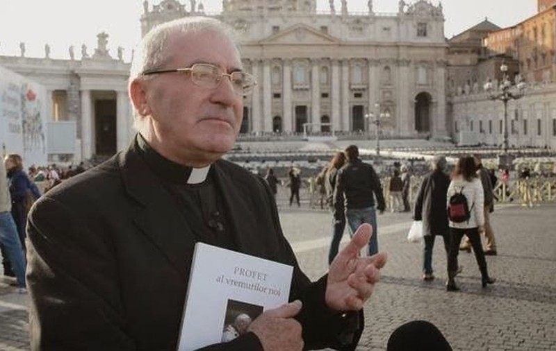 Anton Lucaci a murit. Preotul catolic l-a învățat limba română pe Papa Ioan Paul al II-lea și s-a stins la o zi după ultima sa slujbă