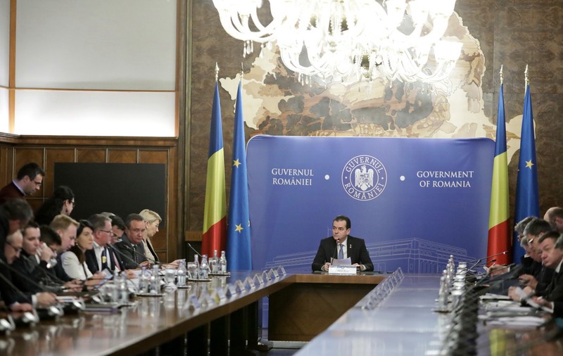 Ce se întâmplă cu alocațiile, după ce Klaus Iohannis a promulgat legea care prevede dublarea lor