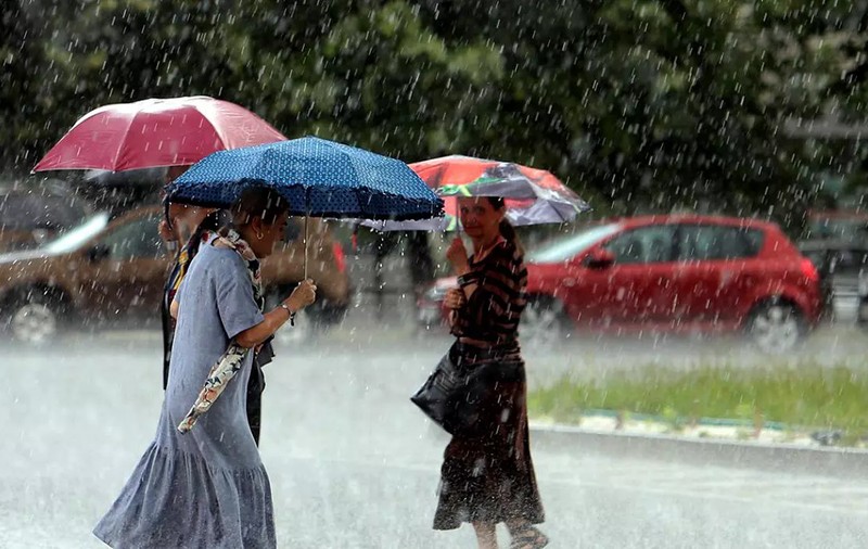 Noi alerte meteo. Coduri portocaliu de ploi torențiale și grindină în Tulcea și Constanța