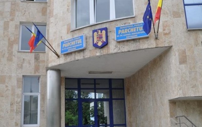 Bărbat din Suceava condamnat după ce a amenințat o procuroare în sala de judecată, iar apoi a căutat-o la serviciu: „Ce duce poliția mai vine, dar ce duce popa nu mai vine”