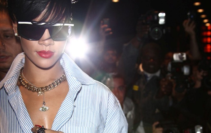 Jay-Z şi Rihanna au “spart” 7.000 de £ în club