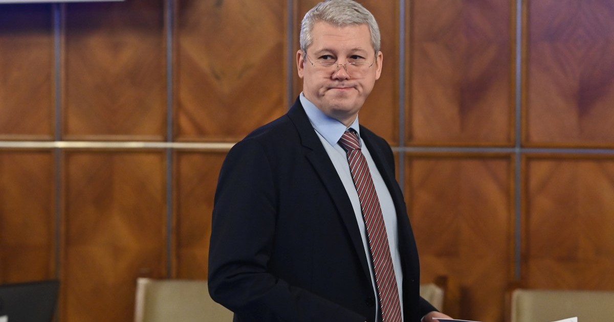 Ministrul Justitiei, Catalin Predoiu, a spus că soțul fostei șefe DIICOT Georgiana Hosu a fost achitat, deși instanța se va pronunța abia pe 7 februarie, iar ulterior ministrul a afirmat că are informația „din surse neoficiale”. Foto: Hepta