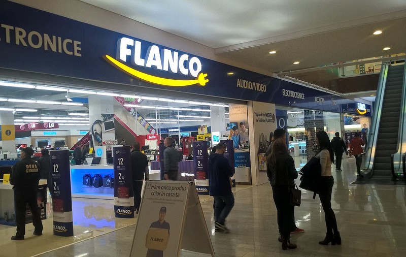 Flanco a închis anul trecut 10 magazine și alte 6 în primele două luni din 2018, devenite nerentabile după creșterea vânzărilor online