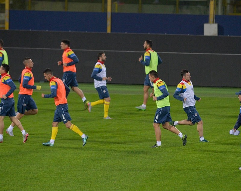Tricolorii au făcut primul antrenament pe stadionul Renato Dall'Ara / GALERIE FOTO