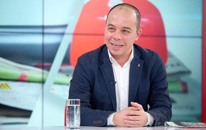 A renunțat la arbitraj și e consilier în Guvernul Cîțu. Marius Avram, tentat să devină membru de partid