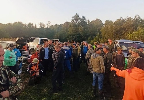Patru sute de voluntari au pornit în căutarea fetiței Foto: Profimedia