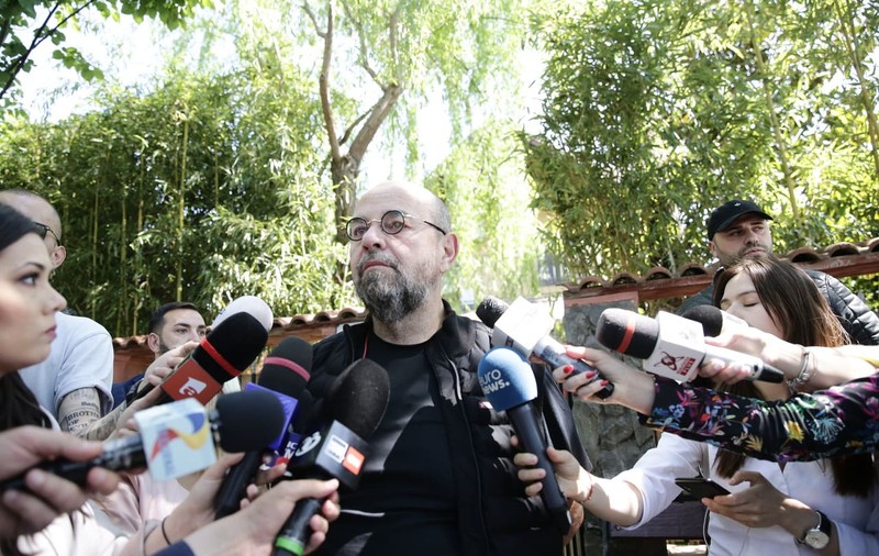 Cristian Popescu Piedone va fi încarcerat la Rahova. El a mers să se predea, după condamnare. „Nu sunt criminal. Merg cu capul sus”
