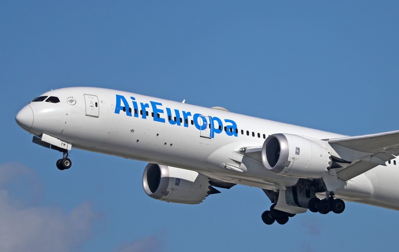 Zeci de răniți după turbulențele care au făcut un avion al companiei Air Europa să aterizeze de urgență în Brazilia | VIDEO