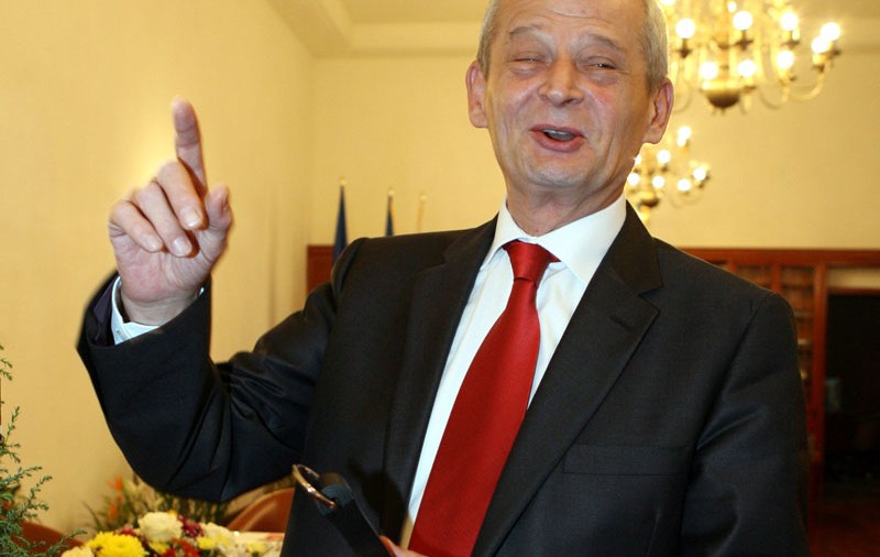 Oprescu: "Legalizarea drogurilor şi a prostituţiei, o aiureală şi o nebunie"