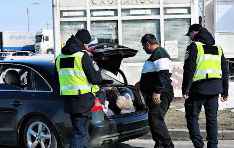 România, la două luni de Schengen: milioane de țigări de contrabandă și vehicule furate, descoperite de Poliția de Frontieră