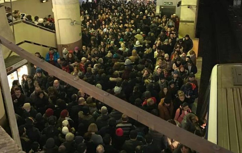 Record de călători la metroul bucureștean. Câţi oameni au intrat în subteran într-o singură zi