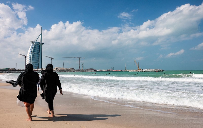 Ce drepturi au femeile în Dubai? Subiectul readus în atenție în urma acuzațiilor lansate de prințesa Latifa, care susține că e ținută prizonieră