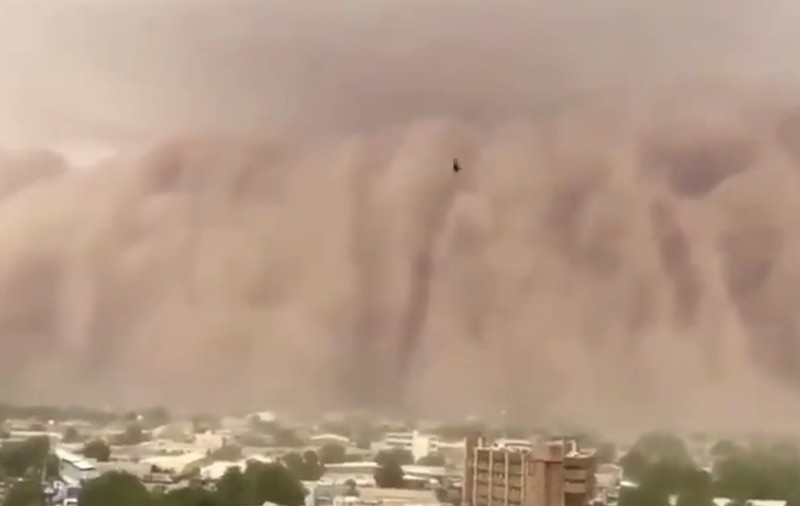 VIDEO | O furtună de nisip a lovit capitala statului Niger. Imagini incredibile