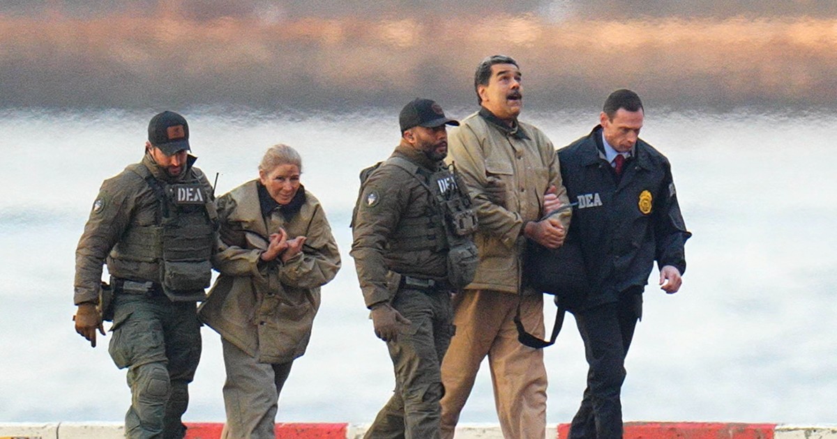 Nicolas Maduro și soția sa Cilia Flores, escortați spre tribunal de agenția DEA Foto: Profimedia