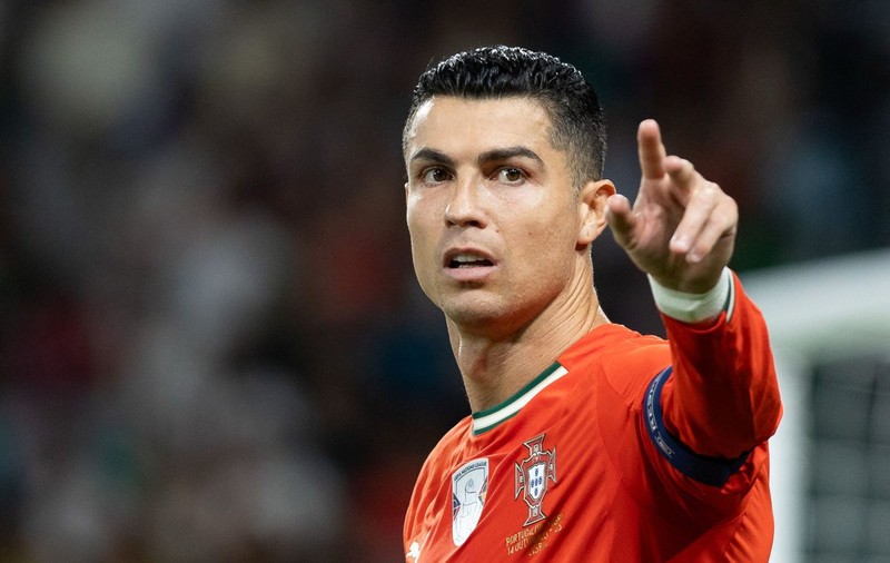 Cel mai bogat fotbalist din lume, fost jucător la Arsenal, are o avere de 10 ori mai mare decât Ronaldo