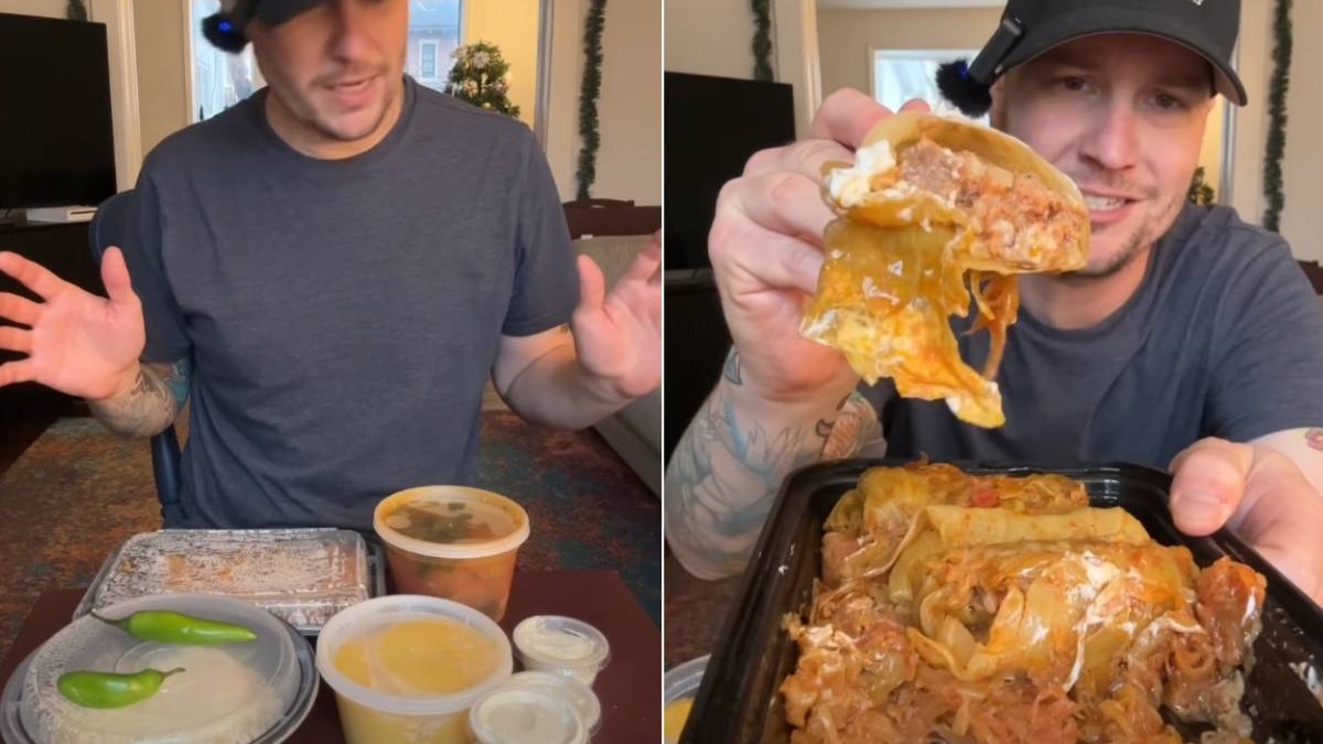 Colaj cu un vlogger, in tricou gri si sapca pe cap, asezat la masa, cu mancare la pachet, in stanga, in dreapta tine o caserola cu sarmale si arata o sarma la camera