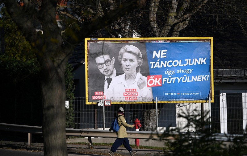 "Propagandă profund contaminată de antisemitism". Reacția Fundației Soros la campania cu panouri stradale a guvernului Viktor Orban