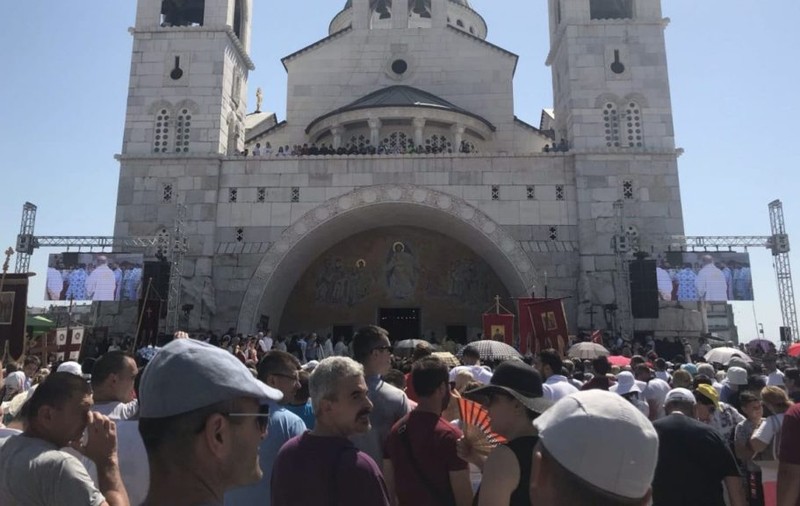 Mii de ortodocși au protestat în Muntenegru împotriva unei legi a naționalizării: ”Dacă se atacă biserica, se atacă totul”