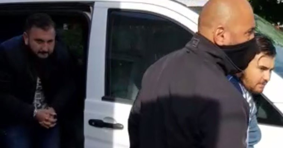 Mai multe percheziţii în Moviliţa ale poliţiştilor din Ilfov la hoţii care fură din maşini s-au desfăşurat în această dimineaţă.