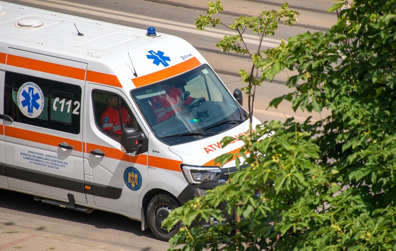Femeie reținută, suspectată de moartea unei bătrâne din Ilfov. Decesul, considerat natural, deși două echipaje de ambulanță au fost la fața locului