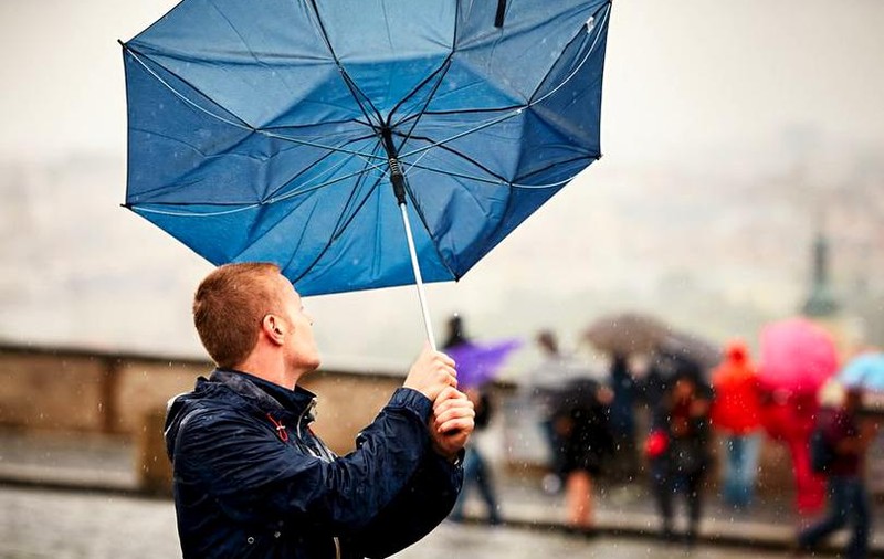 Avertizare meteo. Cod galben de vânt puternic în 19 județe, duminică și luni