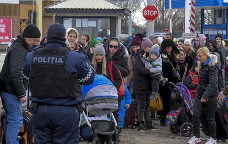 Moldova cere mai mult ajutor pentru refugiați: „După doar 10 zile de război, suntem la capacitate maximă”