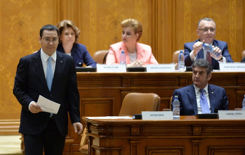 Guvernul Colectiv. La nouă ani de la tragedie, demisionarul Victor Ponta și colegii lui de cabinet  sunt în continuare în prim-planul politicii