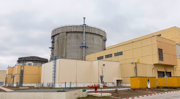 Nuclearelectrica a oprit reactoarele 1 și 2 de la CNE Cernavodă din cauza scăderii drastice a nivelului Dunării. Foto: Facebook / Nuclearelectrica