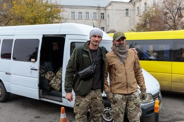 Pavel și Serghei pleacă pentru prima dată pe front