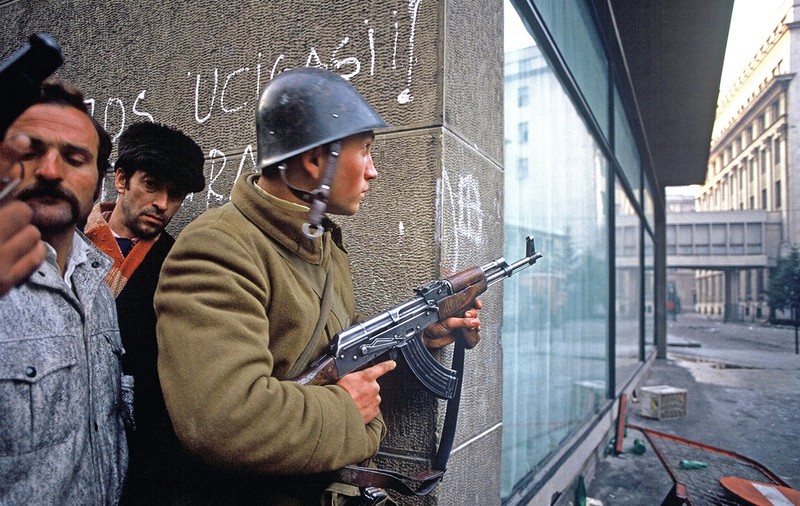 Istoricul Marius Mioc: ”Cei care au furat cadavrele revoluționarilor de la Timișoara au fost amnistiați de FSN în 1990”