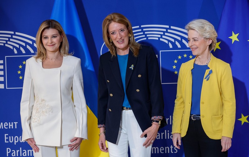 Olena Zelenska, primită cu ropote de aplauze în Parlamentul European. Șefa CE: „Solidaritatea Europei față de Ucraina este de nezdruncinat”