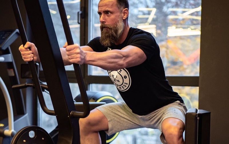 Cum să-ți construiești rutina de fitness pentru a îmbunătăți starea de bine mintală