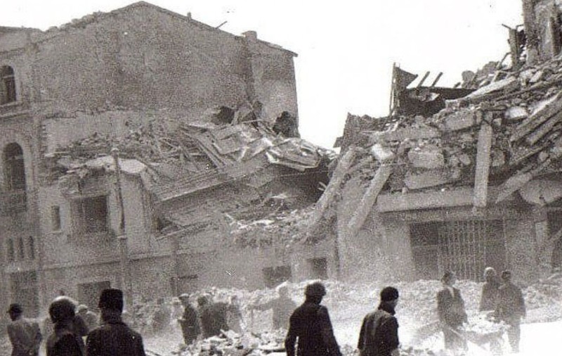 2.942 de oameni au murit în București, pe 4 aprilie 1944. 82 de ani de la bombardamentul american din Capitală