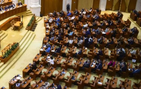 Sorin Grindeanu a spus dacă își va da demisia din fruntea PSD în cazul în care moțiunea de cenzură e respinsă. Întrebarea despre AUR la care a refuzat să răspundă