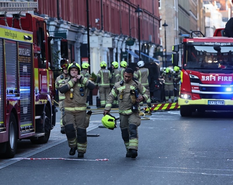 Un hotel de lux din Londra a ars de Ziua Îndrăgostiților. Acesta era frecventat de celebrități de la Hollywood I VIDEO 
