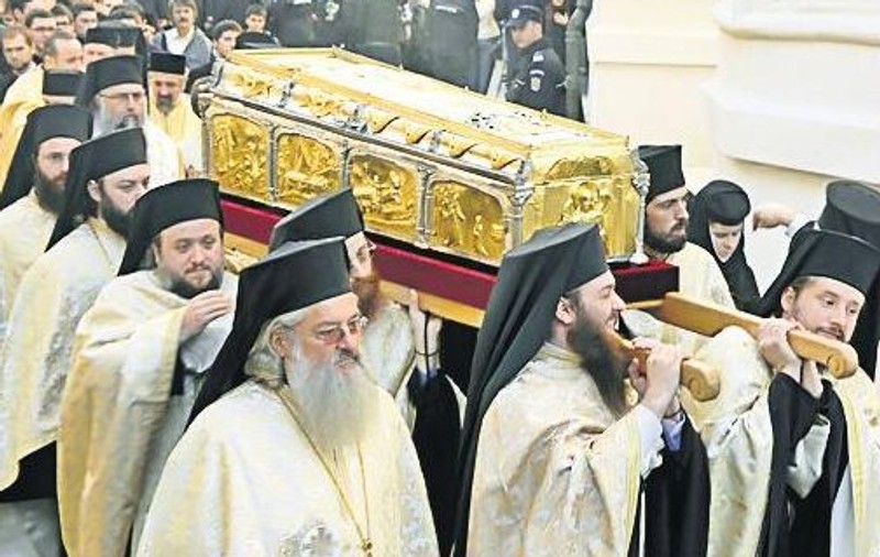 Fragmente din crucea pe care a fost răstignit Iisus, la Bucureşti