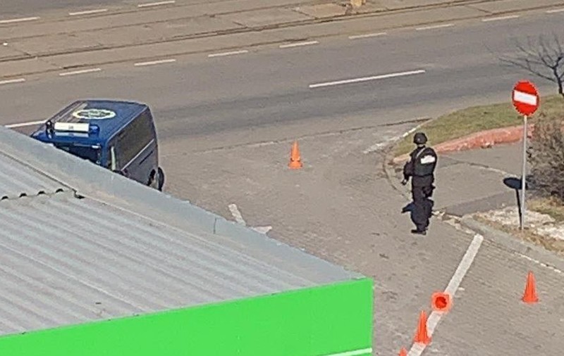 Scene dramatice în centrul Bucureștiului. Poliția, către oameni: "Plecați! Vreți să bubuiți aici?". Alerta s-a dovedit falsă