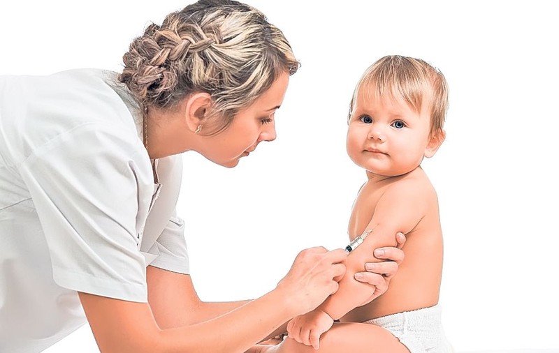 Vaccinarea copiilor, spaima părinţilor