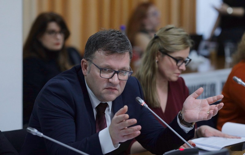 Ministrul Muncii, întrebat de ce nu se majorează alocaţiile copiilor, de 2 lei pe zi: "Vrem să facem ceva pentru familie per total, nu strict pentru copii"