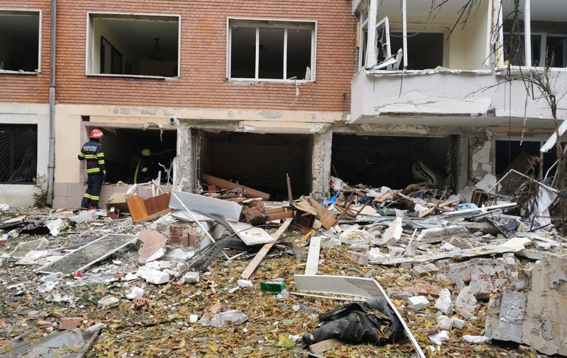 VIDEO | Explozie puternică într-un bloc din Galaţi. Cinci persoane au fost rănite