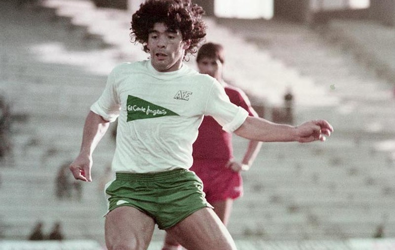 VIDEO | Imagini rare de la primul meci dintre Maradona și Hagi. Un amical disputat la Vigo, în 1983, care nu s-a văzut în România