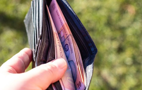 România, în continuare campioana absolută a scumpirilor. Inflația anuală în UE a sărit la 3,2%
