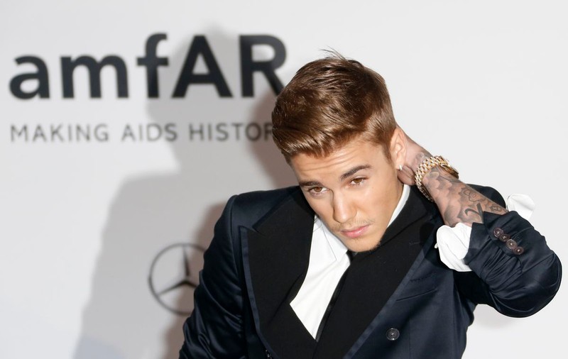 Justin Bieber şi-a spart timpanul