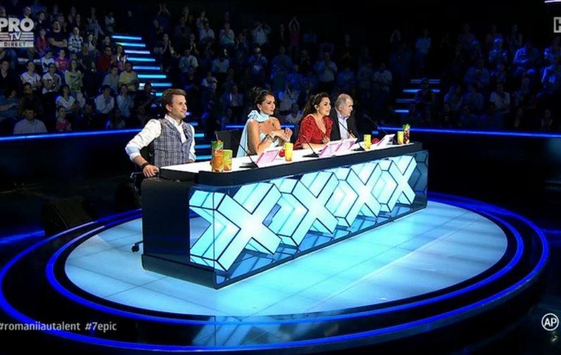 Fiul Andrei și al lui Cătălin Măruță a făcut show la masa juraților de la Românii au talent. I-a luat locul mamei și s-a pus pe glume | VIDEO