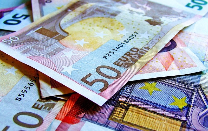 România a împrumutat, astăzi, 3 miliarde de euro. Este cea mai mare sumă luată până acum, la o singură ieșire pe piețele externe