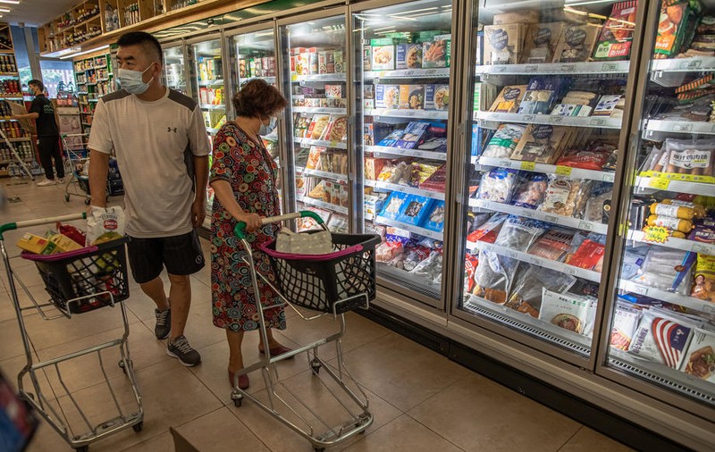 China ordonă firmelor locale să evite importurile de alimente congelate din țări cu focare majore de coronavirus